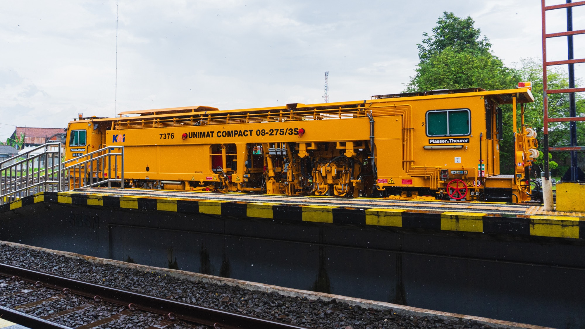 Hybrid Rail Milling Machine